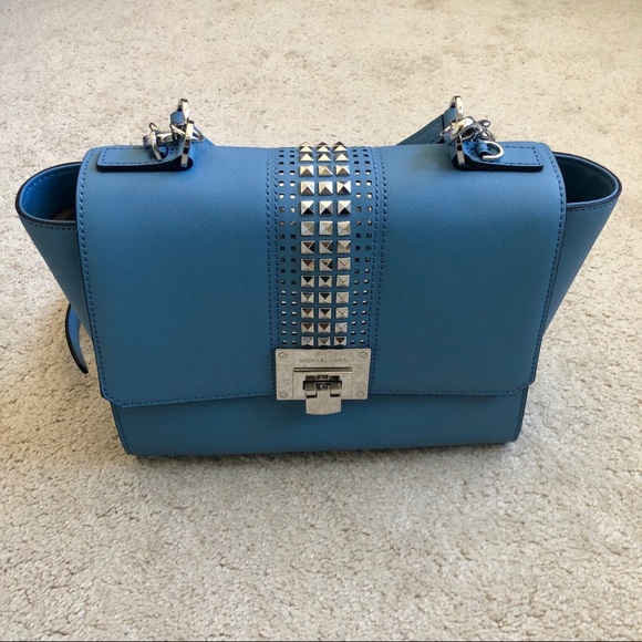 New Michael Kors Tina Studded Bag - Picture 3 of 5